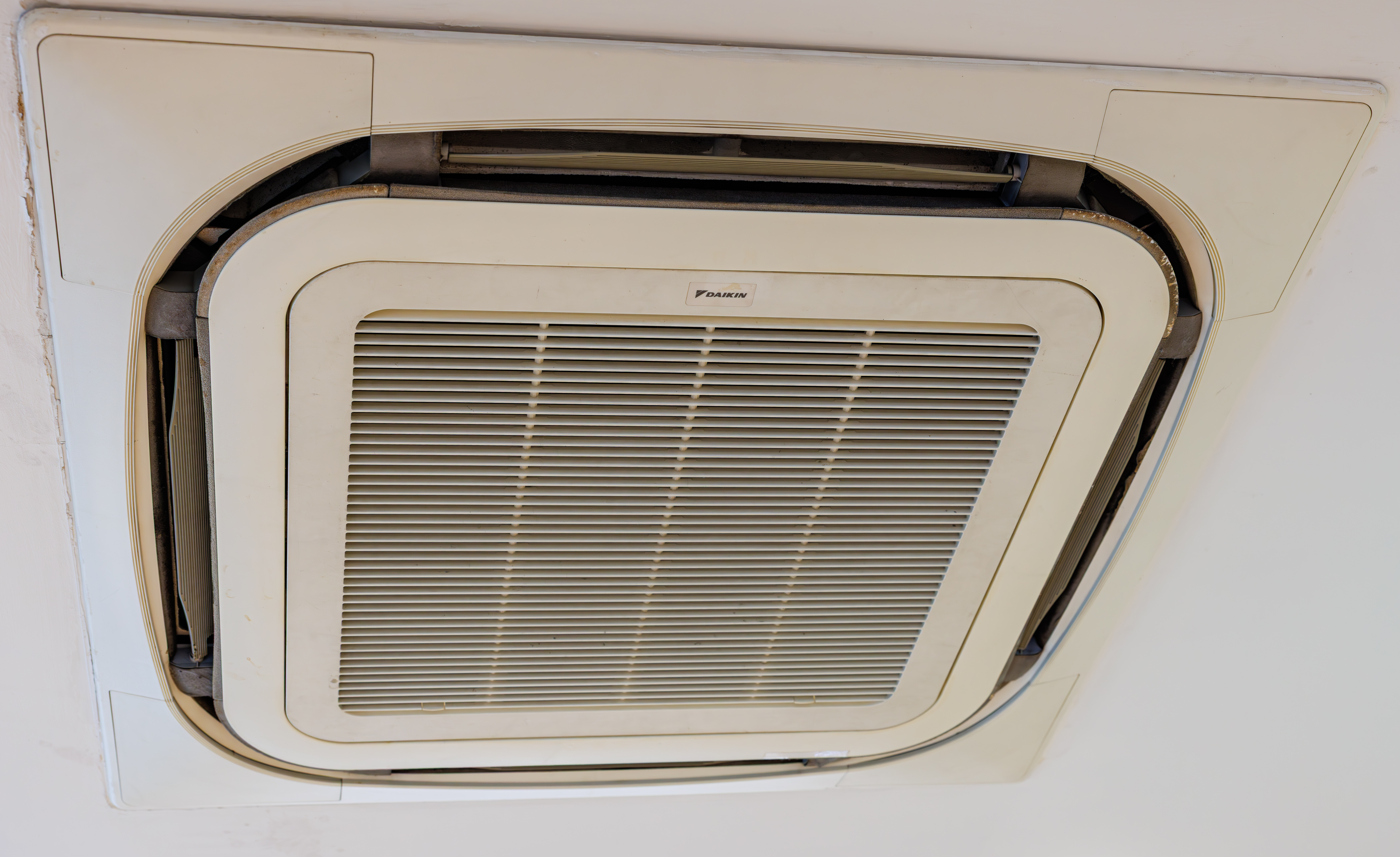 Condizionatore Daikin split unità interna - installazione a Pavia